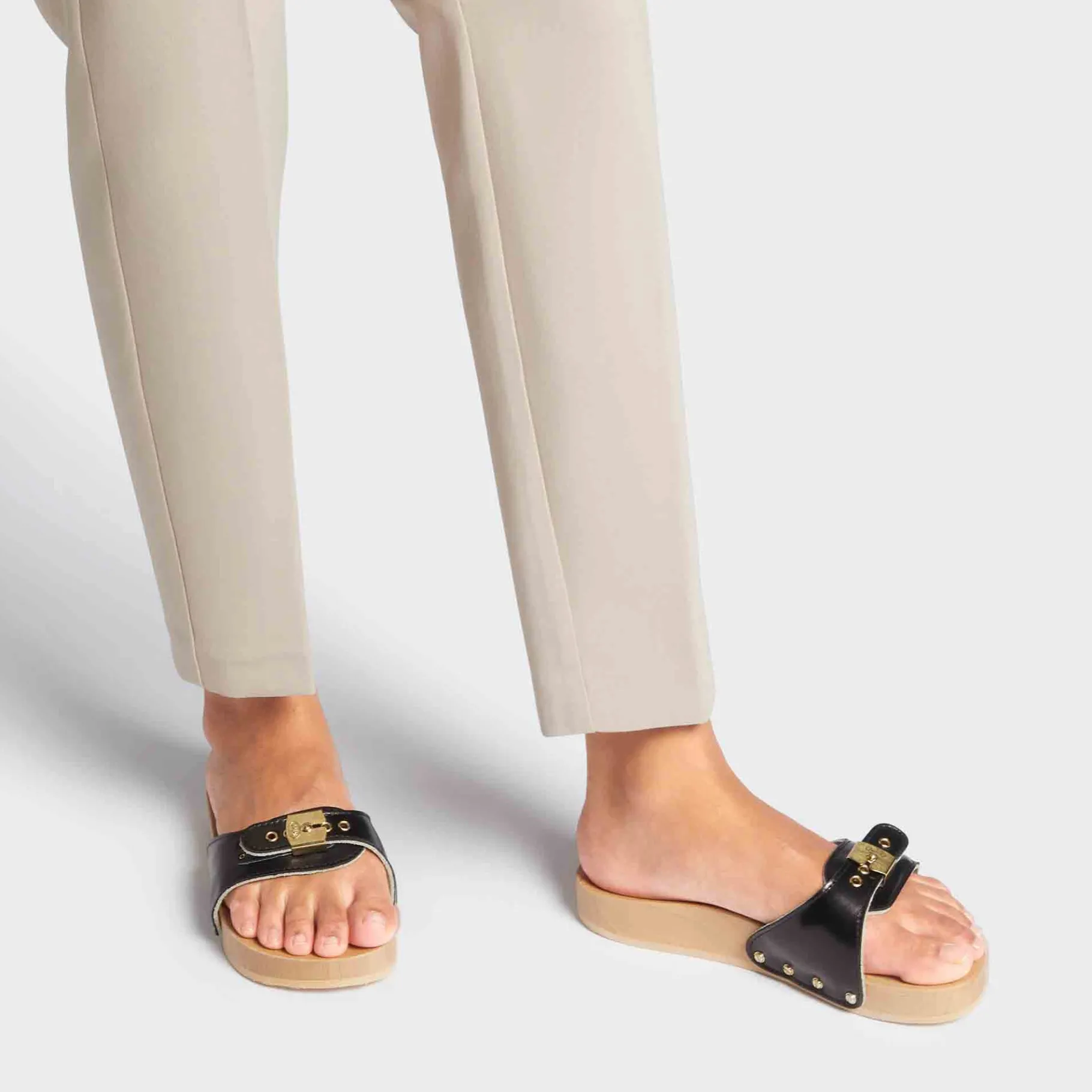 Donna Scholl Zoccoli*Zoccoli pescura flat